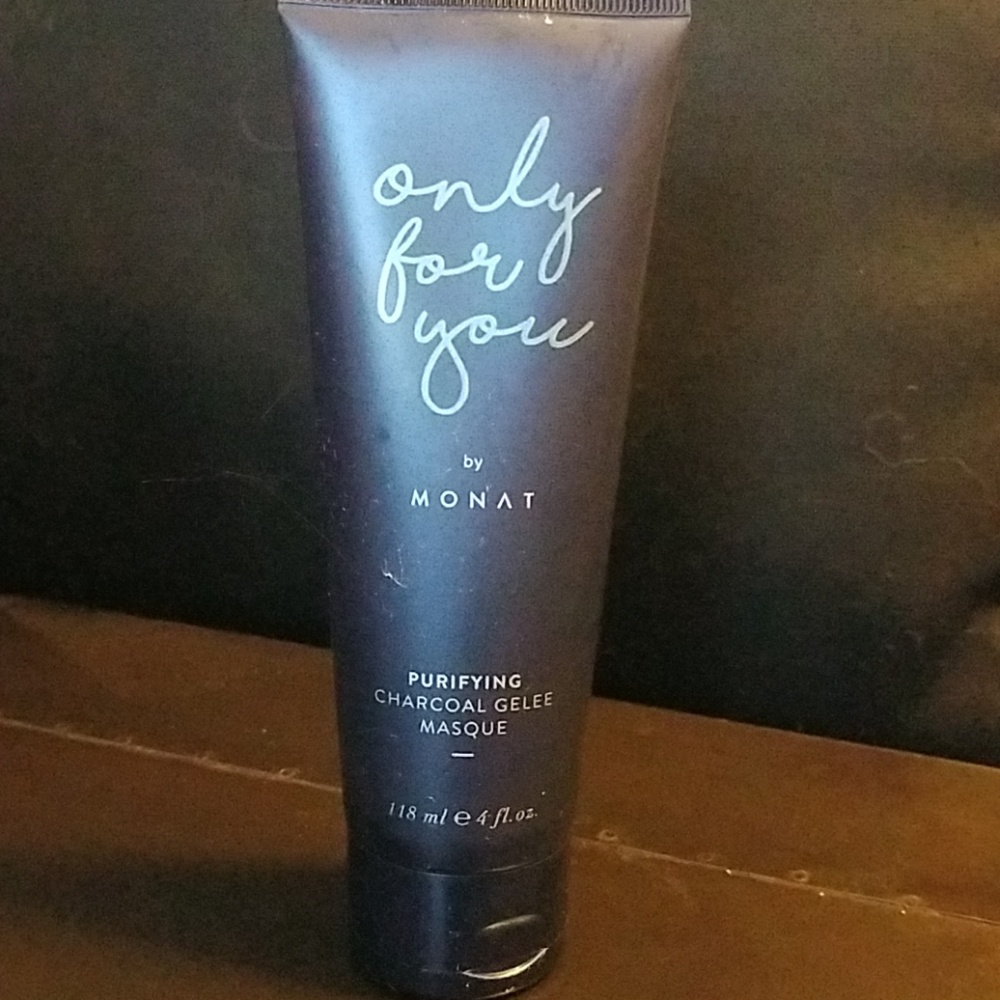 Monat Purifying Charcoal hair Mask